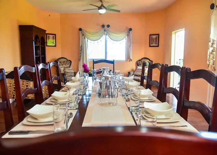 Runaway To Tranquility, Overlooking The Bay Holiday home