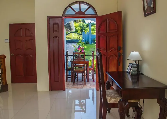 Runaway To Tranquility, Overlooking The Bay Holiday home