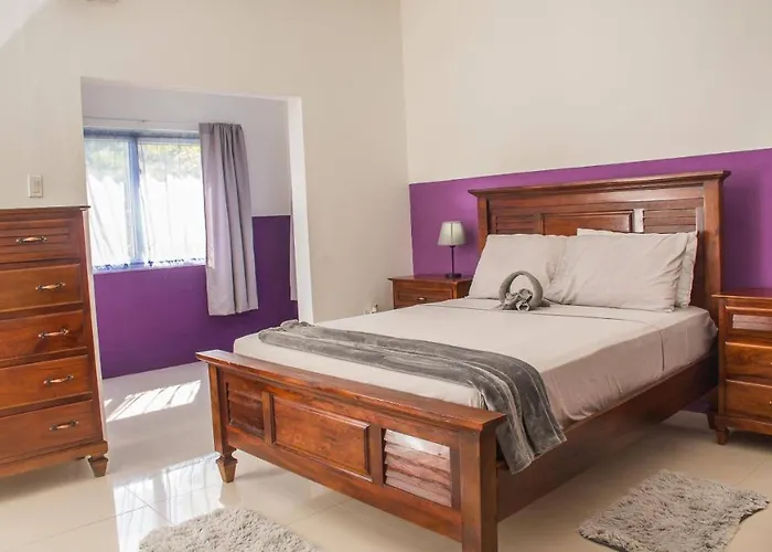 Runaway To Tranquility, Overlooking The Bay Holiday home